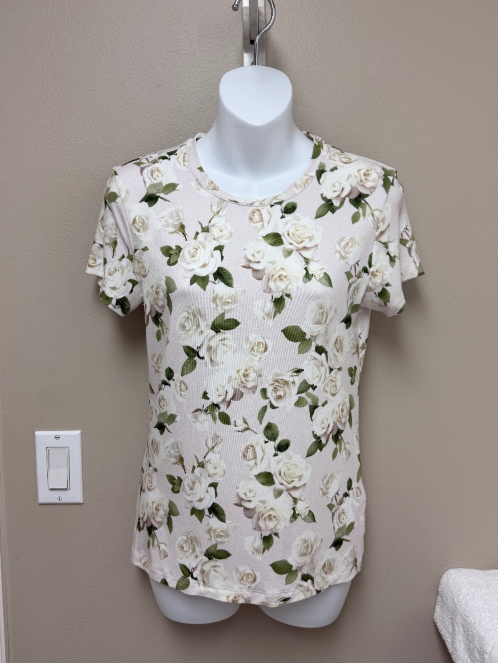 NEW! L'Agence Ressi Tee Short Sleeve Ivory Soft Floral Rose Print Sz Small $115